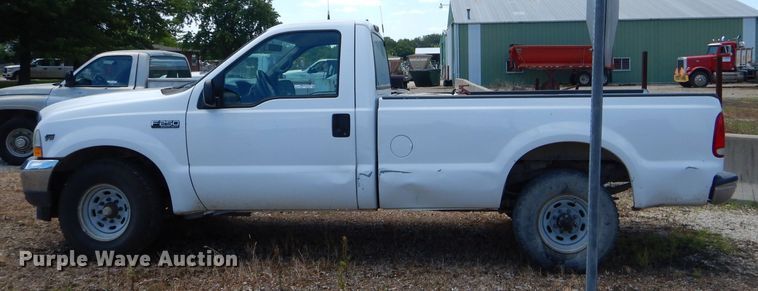 image for item FC9750 2002 Ford F250 Super Duty XL pickup truck