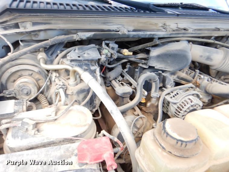 image for item FC9750 2002 Ford F250 Super Duty XL pickup truck