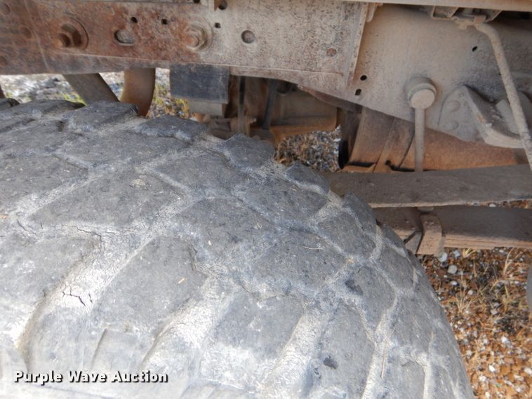 image for item FC9750 2002 Ford F250 Super Duty XL pickup truck