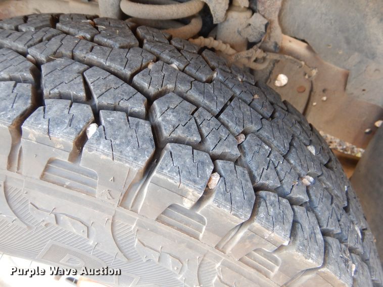 image for item FC9750 2002 Ford F250 Super Duty XL pickup truck