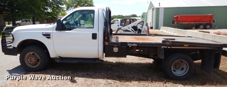 image for item FC9752 2008 Ford F350 Super Duty XL bale bed pickup truck