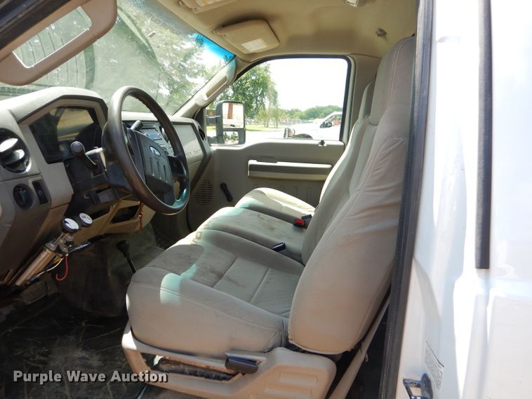 image for item FC9752 2008 Ford F350 Super Duty XL bale bed pickup truck