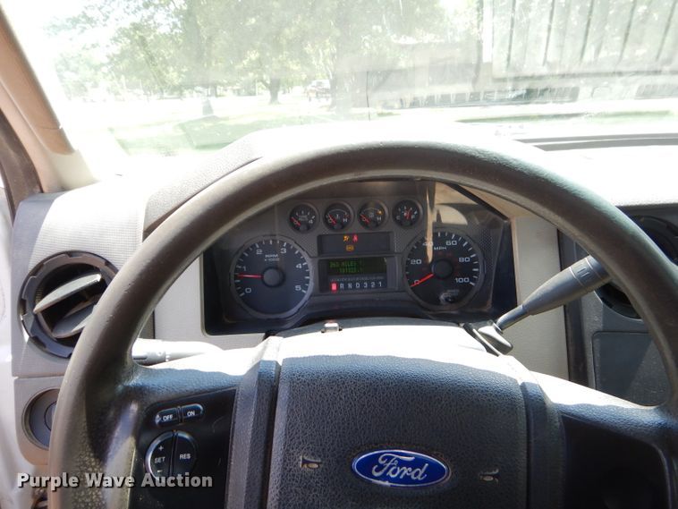 image for item FC9752 2008 Ford F350 Super Duty XL bale bed pickup truck