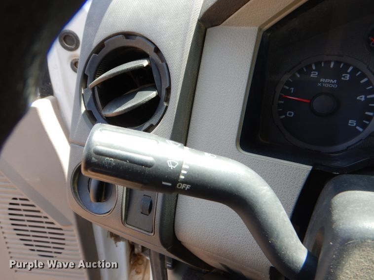 image for item FC9752 2008 Ford F350 Super Duty XL bale bed pickup truck