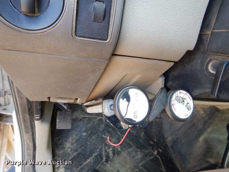 image for item FC9752 2008 Ford F350 Super Duty XL bale bed pickup truck