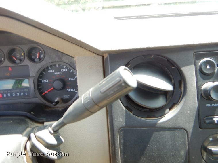 image for item FC9752 2008 Ford F350 Super Duty XL bale bed pickup truck