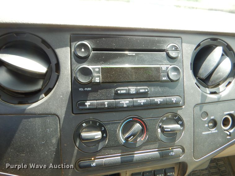 image for item FC9752 2008 Ford F350 Super Duty XL bale bed pickup truck