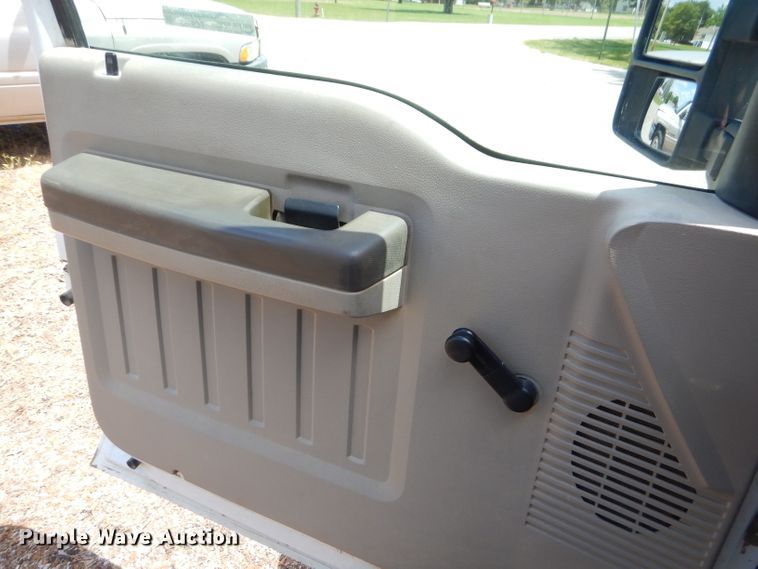 image for item FC9752 2008 Ford F350 Super Duty XL bale bed pickup truck