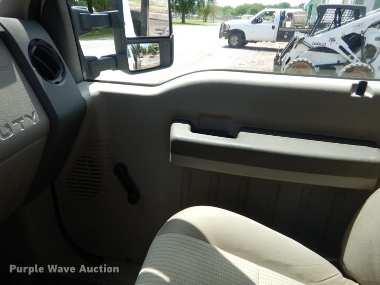 image for item FC9752 2008 Ford F350 Super Duty XL bale bed pickup truck