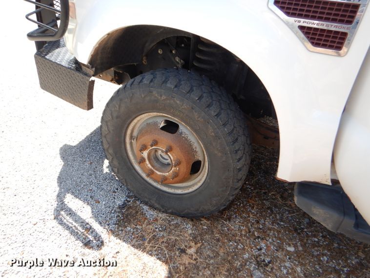 image for item FC9752 2008 Ford F350 Super Duty XL bale bed pickup truck