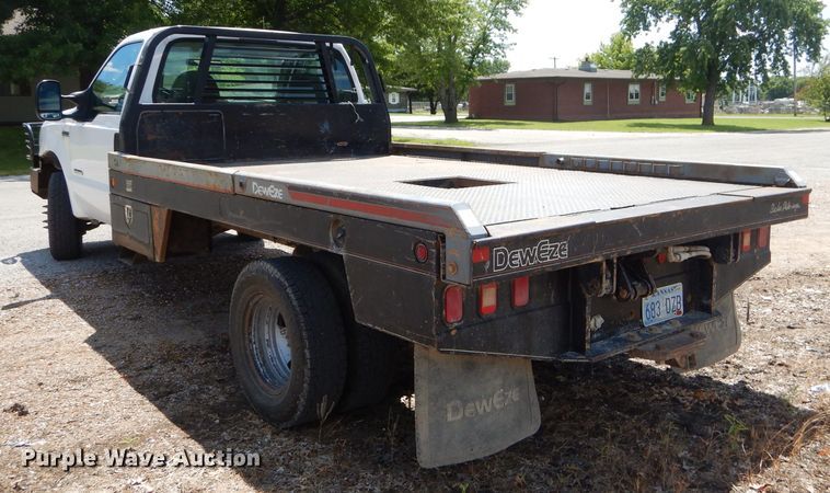 image for item FC9753 2005 Ford F350 Super Duty XL bale bed pickup truck