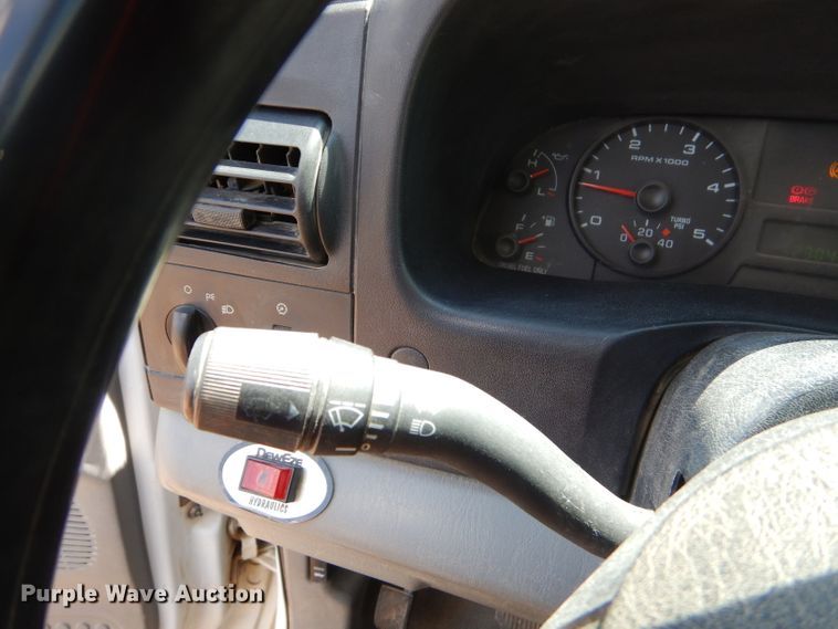 image for item FC9753 2005 Ford F350 Super Duty XL bale bed pickup truck