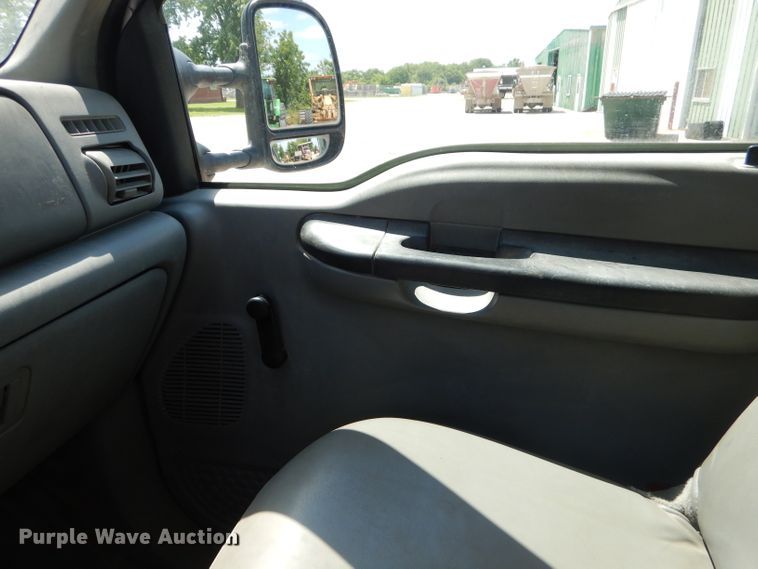 image for item FC9753 2005 Ford F350 Super Duty XL bale bed pickup truck