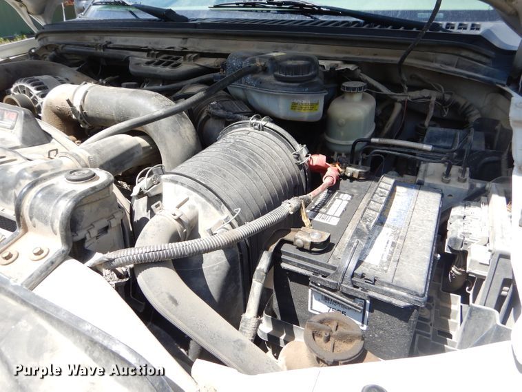 image for item FC9753 2005 Ford F350 Super Duty XL bale bed pickup truck