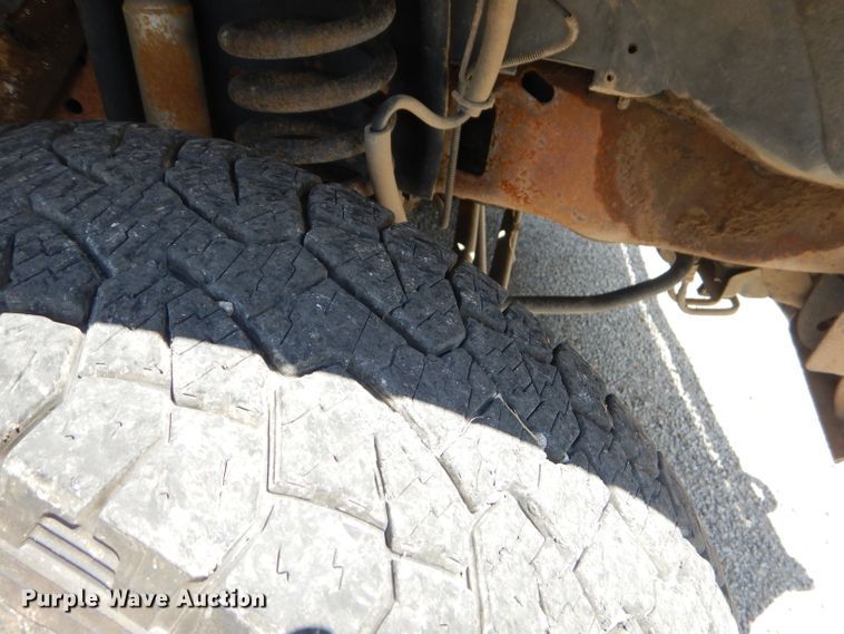 image for item FC9753 2005 Ford F350 Super Duty XL bale bed pickup truck