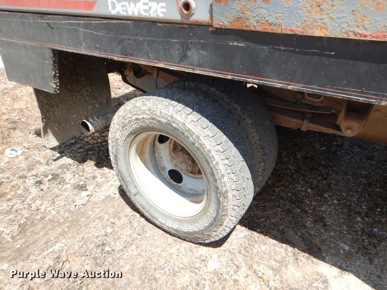 image for item FC9753 2005 Ford F350 Super Duty XL bale bed pickup truck