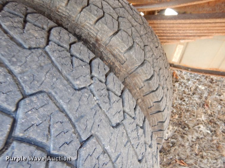 image for item FC9753 2005 Ford F350 Super Duty XL bale bed pickup truck