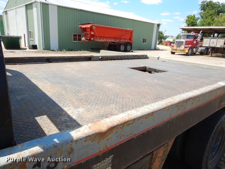 image for item FC9753 2005 Ford F350 Super Duty XL bale bed pickup truck