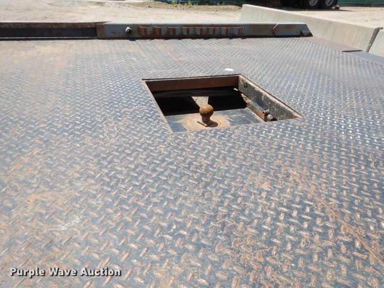 image for item FC9753 2005 Ford F350 Super Duty XL bale bed pickup truck