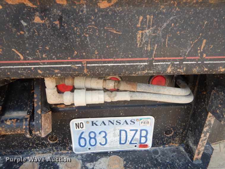 image for item FC9753 2005 Ford F350 Super Duty XL bale bed pickup truck