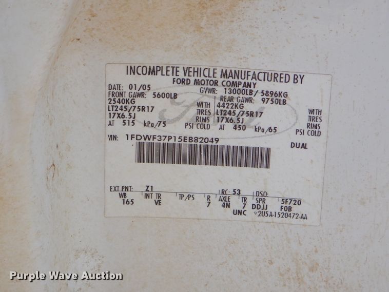 image for item FC9753 2005 Ford F350 Super Duty XL bale bed pickup truck