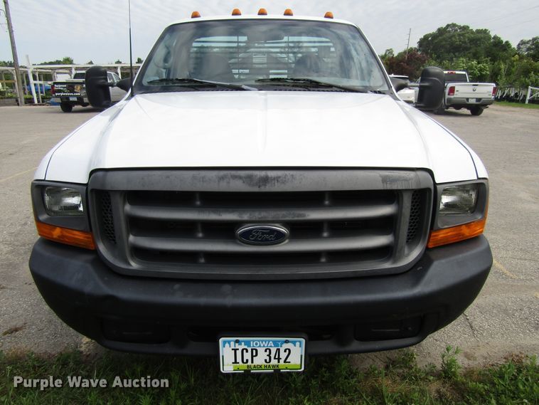 image for item FD9251 1999 Ford F350 Super Duty flatbed pickup truck