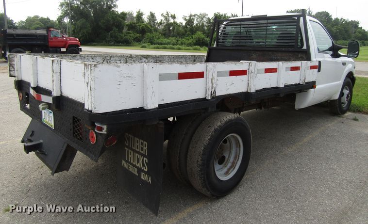 image for item FD9251 1999 Ford F350 Super Duty flatbed pickup truck