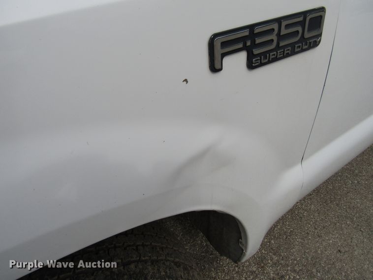 image for item FD9251 1999 Ford F350 Super Duty flatbed pickup truck