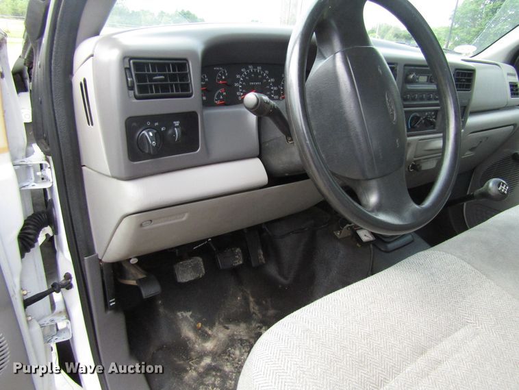 image for item FD9251 1999 Ford F350 Super Duty flatbed pickup truck