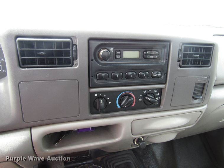 image for item FD9251 1999 Ford F350 Super Duty flatbed pickup truck