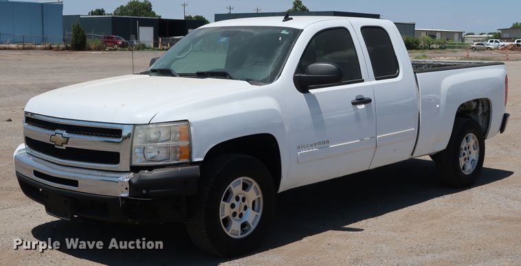 image for item FE9724 2010 Chevrolet Silverado 1500 LT Ext. Cab pickup truck