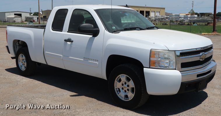 image for item FE9724 2010 Chevrolet Silverado 1500 LT Ext. Cab pickup truck