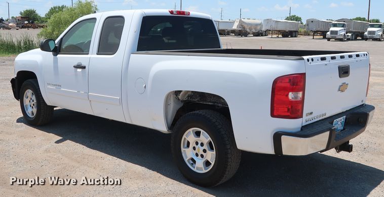 image for item FE9724 2010 Chevrolet Silverado 1500 LT Ext. Cab pickup truck