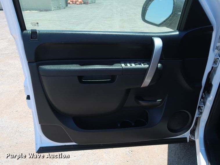 image for item FE9724 2010 Chevrolet Silverado 1500 LT Ext. Cab pickup truck