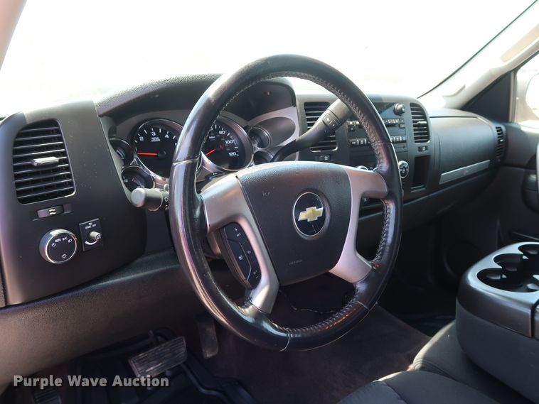 image for item FE9724 2010 Chevrolet Silverado 1500 LT Ext. Cab pickup truck