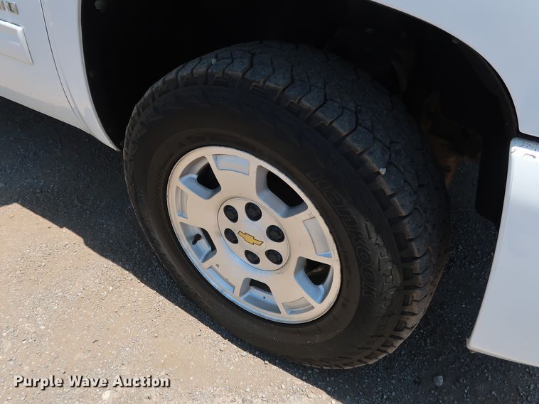 image for item FE9724 2010 Chevrolet Silverado 1500 LT Ext. Cab pickup truck