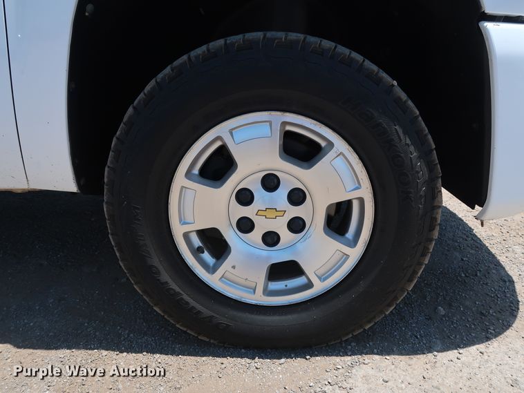 image for item FE9724 2010 Chevrolet Silverado 1500 LT Ext. Cab pickup truck