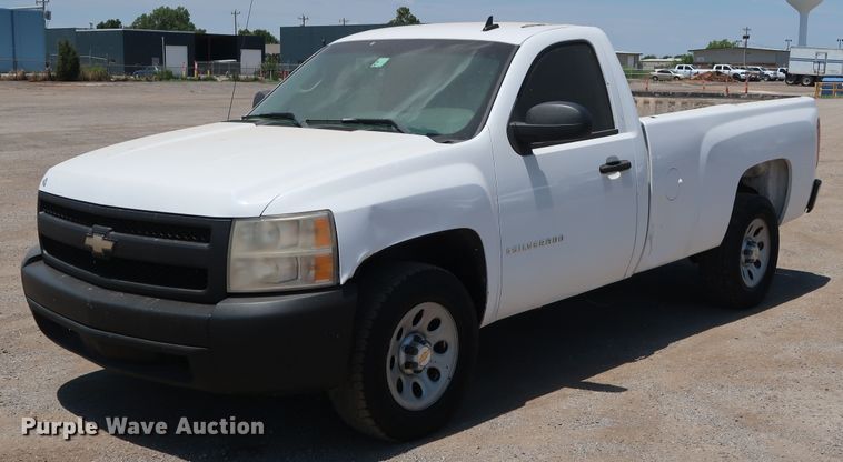 image for item FE9725 2007 Chevrolet Silverado 1500 pickup truck