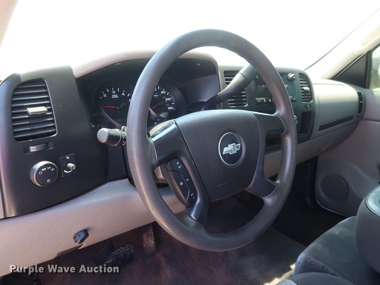 image for item FE9725 2007 Chevrolet Silverado 1500 pickup truck