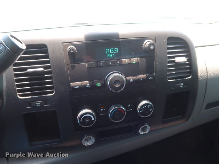 image for item FE9725 2007 Chevrolet Silverado 1500 pickup truck