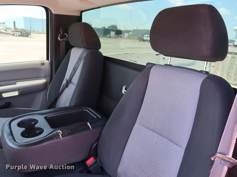 image for item FE9725 2007 Chevrolet Silverado 1500 pickup truck