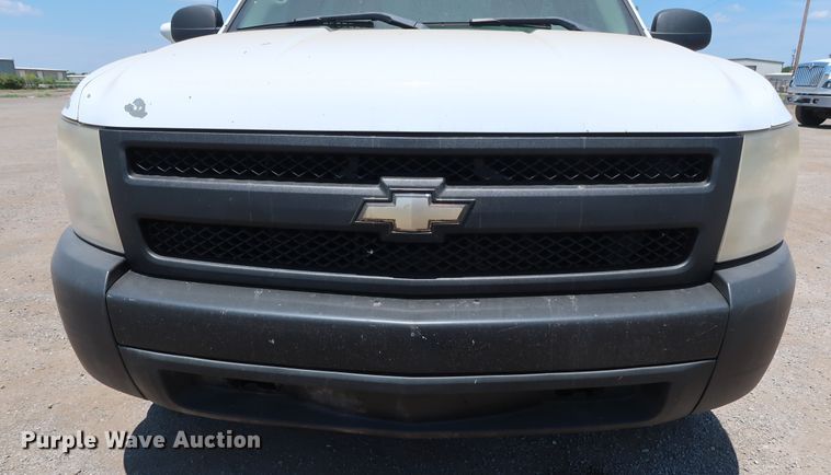 image for item FE9725 2007 Chevrolet Silverado 1500 pickup truck