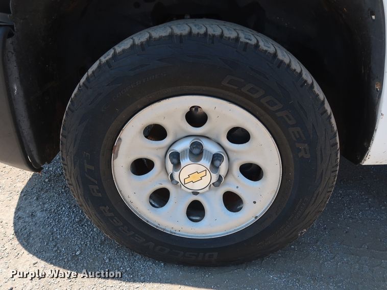 image for item FE9725 2007 Chevrolet Silverado 1500 pickup truck