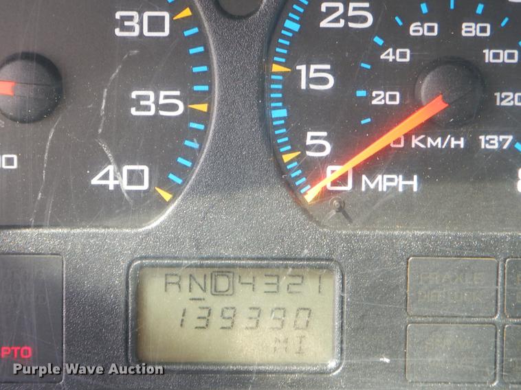 image for item FH9416 2006 International 7400 digger derrick truck