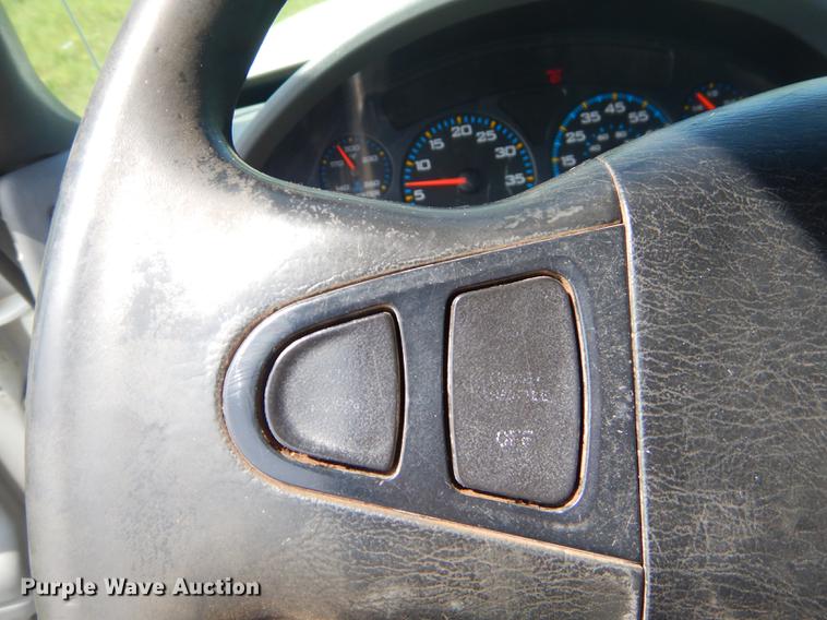 image for item FH9416 2006 International 7400 digger derrick truck