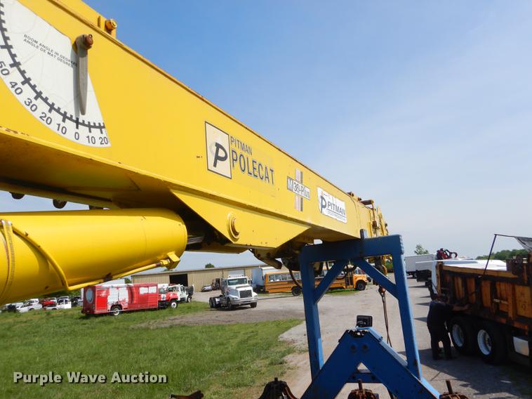 image for item FH9416 2006 International 7400 digger derrick truck