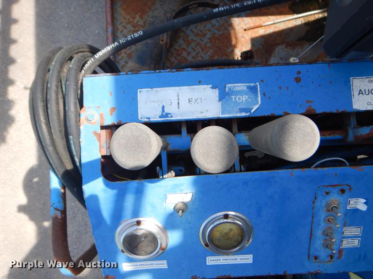 image for item FH9416 2006 International 7400 digger derrick truck