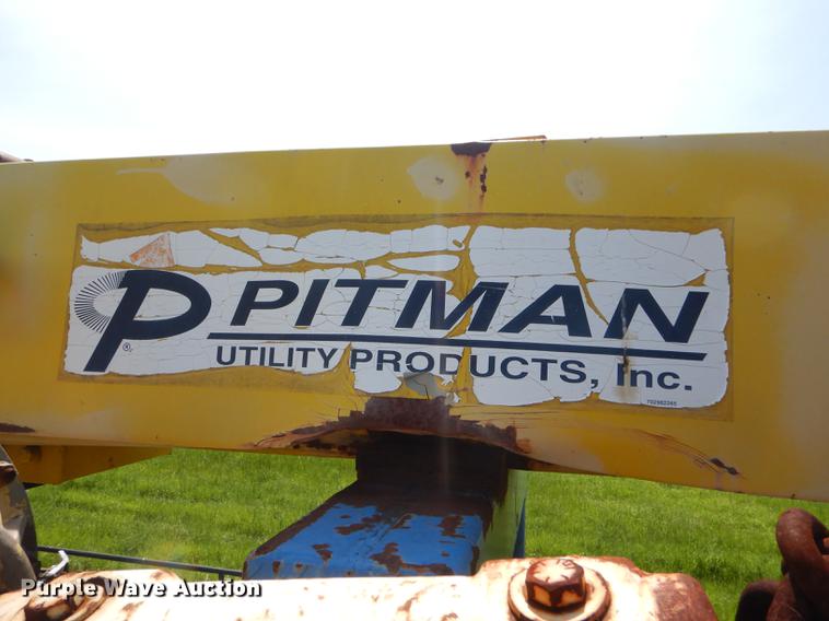 image for item FH9416 2006 International 7400 digger derrick truck