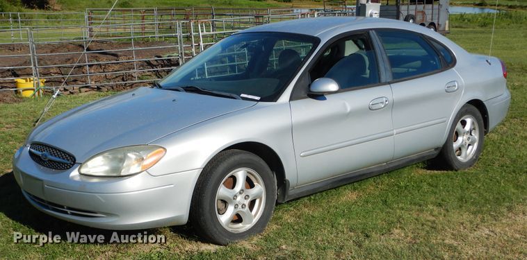 image for item FI9926 2003 Ford Taurus