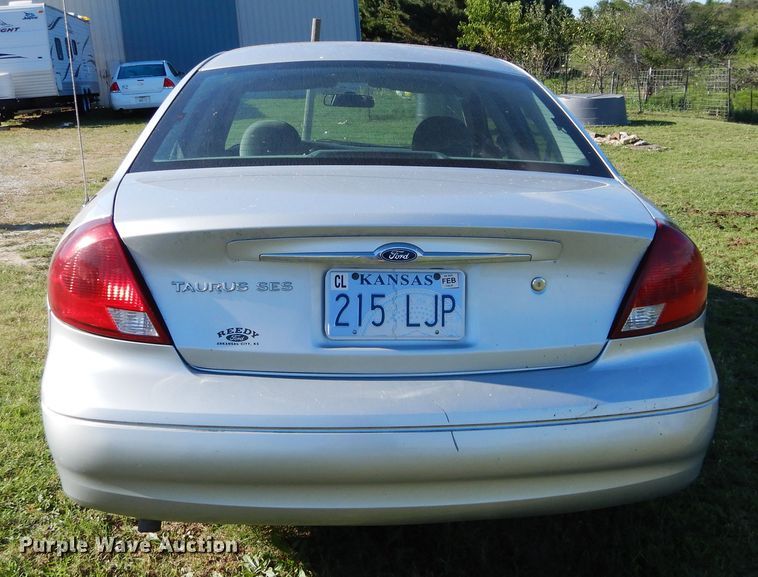image for item FI9926 2003 Ford Taurus
